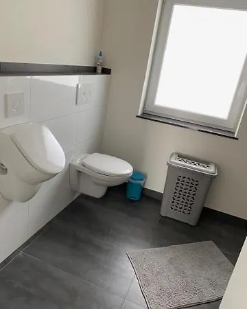 Apartment 3 Mehrbettzimmer, Kueche, Bad Fuer Arbeiter Und Monteure In