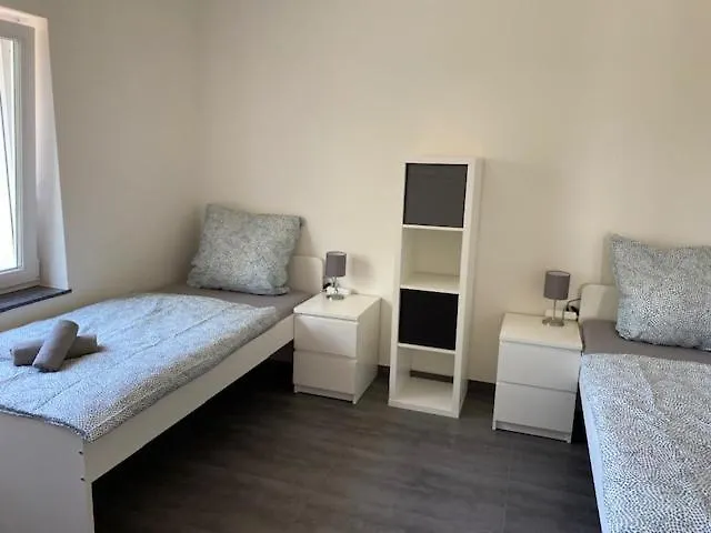 3 Mehrbettzimmer, Kueche, Bad Fuer Arbeiter Und Monteure In Lejlighed *