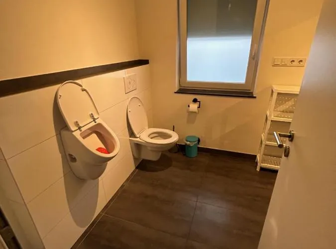 3 Mehrbettzimmer, Kueche, Bad Fuer Arbeiter Und Monteure In *